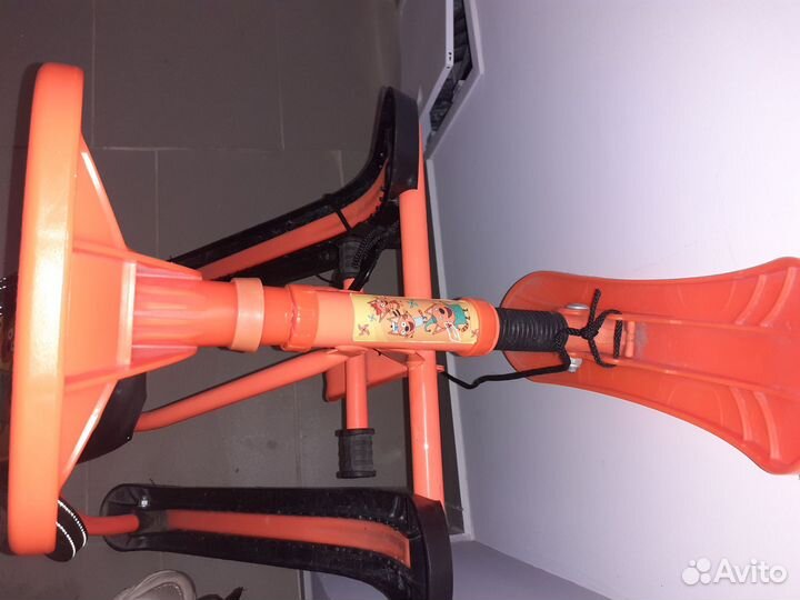 Детский снегокат со спинкой