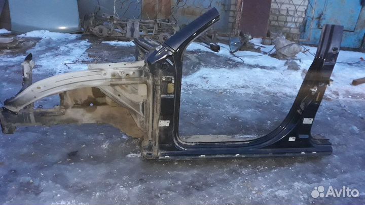 Volkswagen Toureg BP четверть передняя с порогом