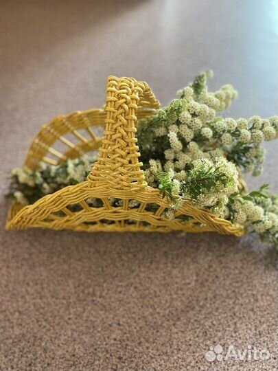 Корзина плетеная из бумажной лозы