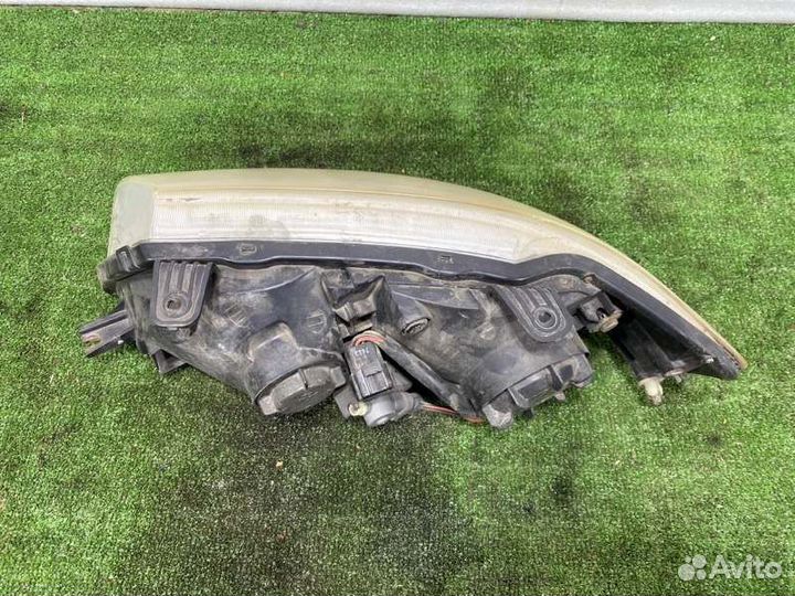 Фара галогеновая передняя правая Nissan Almera