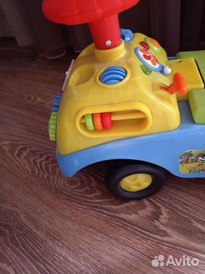 Детская машинка толокар каталка