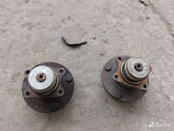 Ступицы задние Mitsubishi Galant 8