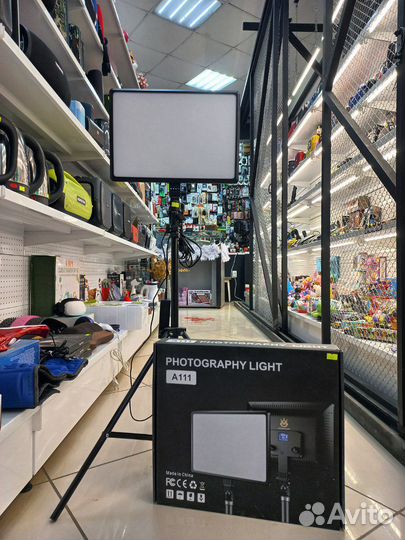 Видеосвет светодиодный студийный со штативом 210см