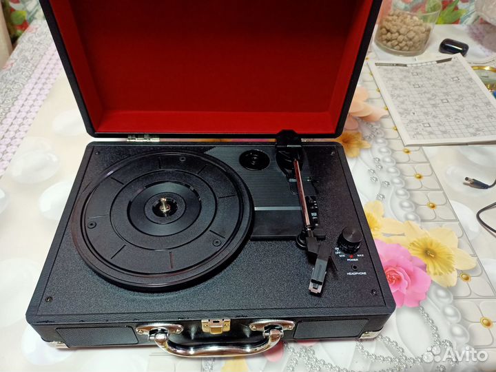 Виниловый проигрыватель