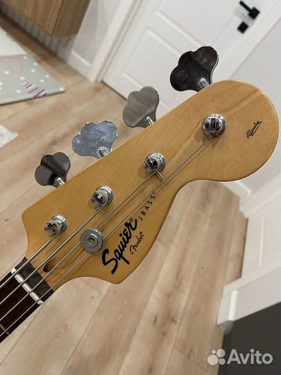 Бас-гитара fender squier Jazz Bass