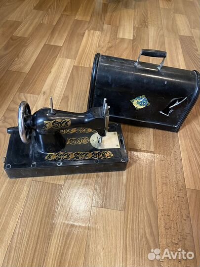 Детская швейная машинка СССР