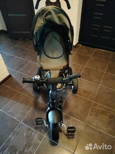 Трехколесный велосипед Capella с ручкой