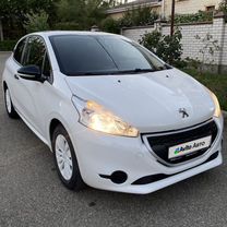 Peugeot 208 1.0 MT, 2013, 64 000 км, с пробегом, цена 799 000 руб.