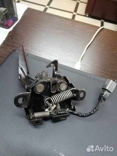 Замок капота Toyota Land Cruiser Prado 150