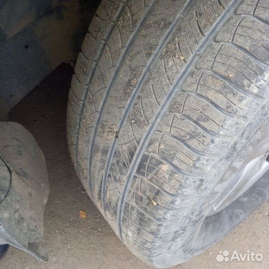 Michelin Latitude Tour HP 285/60 R18 120V