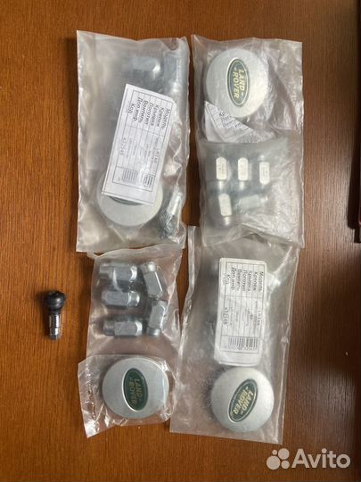 Колесные гайки+заглушка Land Rover Freelander2