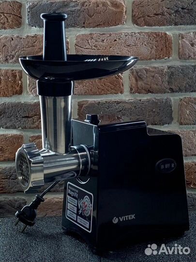Новая мясорубка Vitek VT-3644