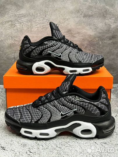 Кроссовки Nike Air Max Tn Plus