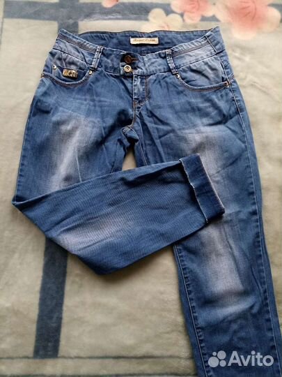 Джинсы женские