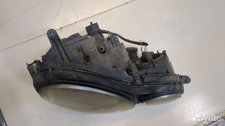 Фара (передняя) правая Mercedes E W211