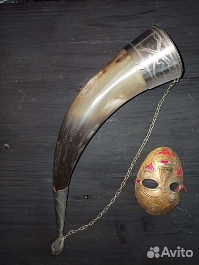 Статуэтка, подсвечник, шкатулка