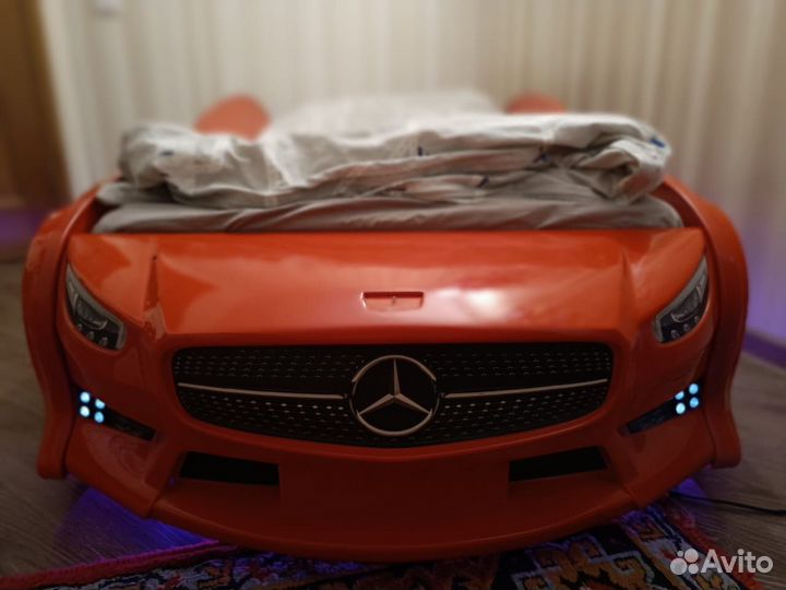 Детская кровать машинка