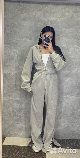 Спортивный костюм корсетный с разрезами