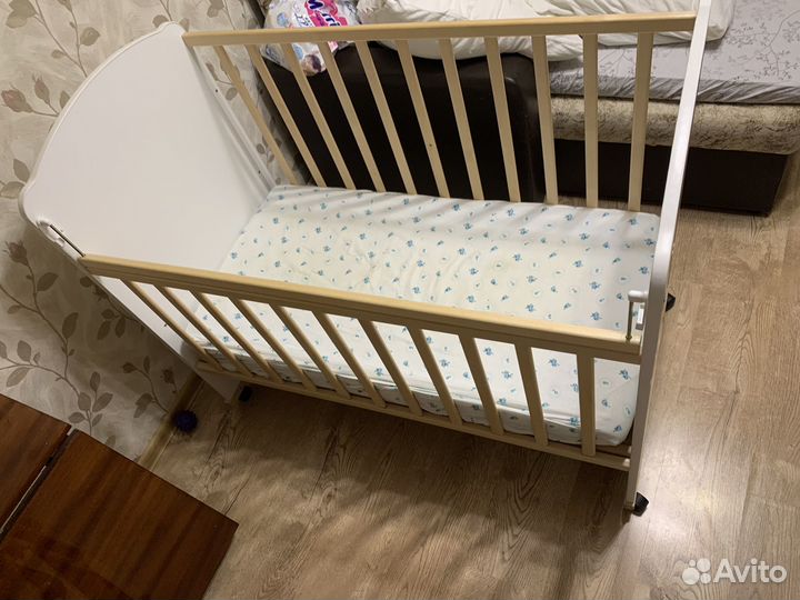 Детская кроватка