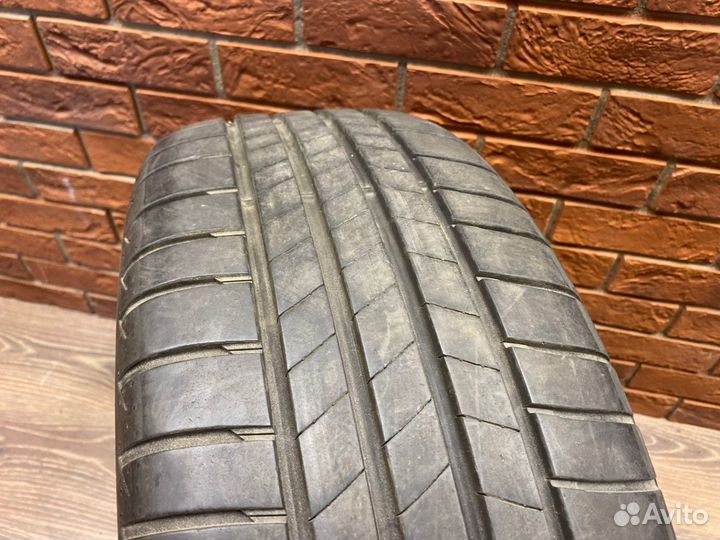 Bridgestone Turanza T005 215/55 R17