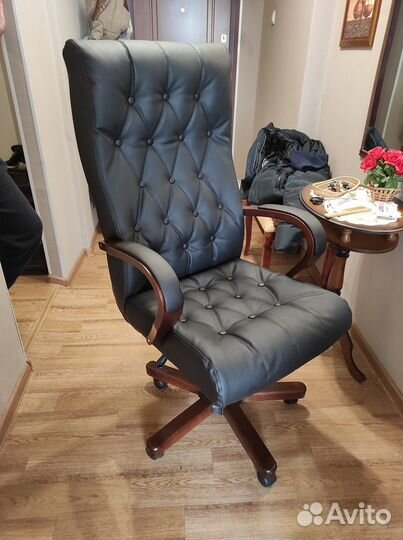 Кресло руководителя Дионис Дерево в натур.коже