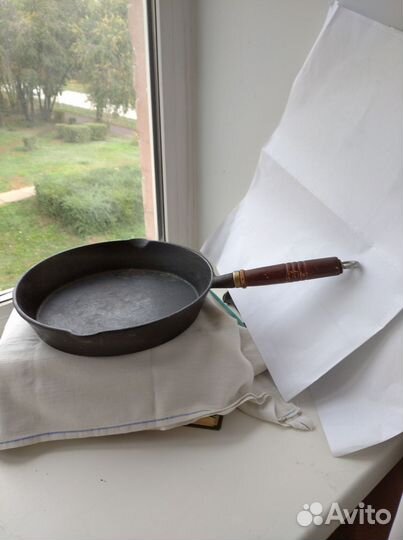 Чугунная сковорода