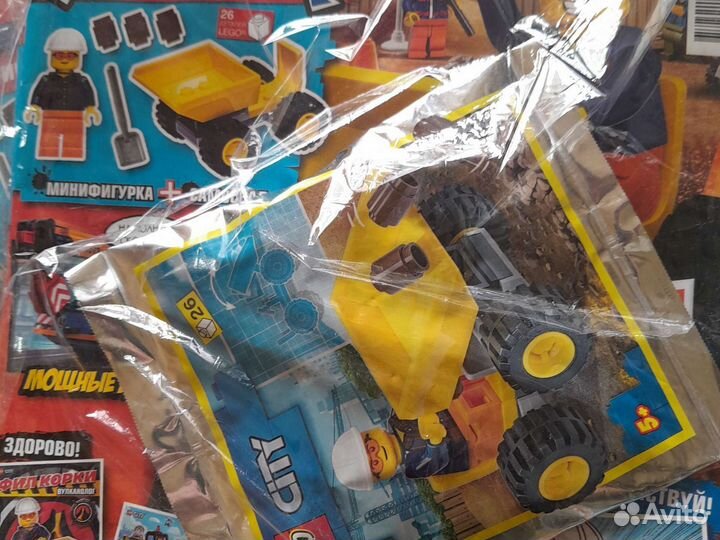 Lego журналы с фигурками(новые)