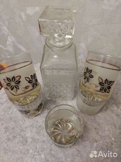 Графин с бокалами