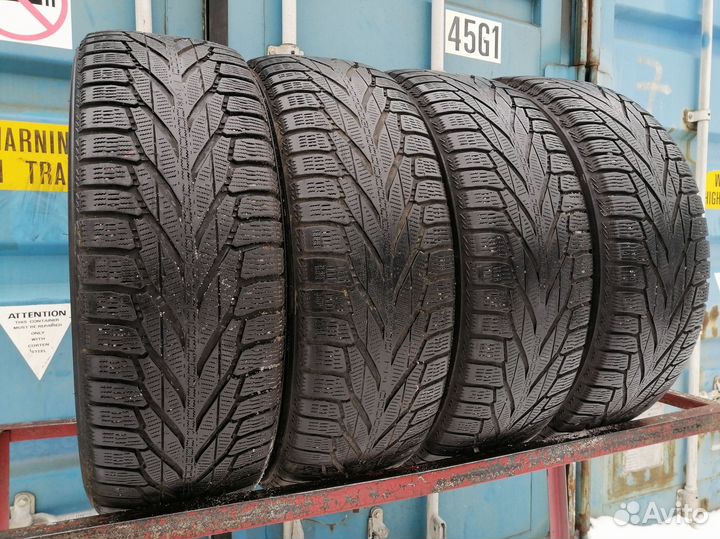 Nokian Tyres Hakkapeliitta R2 SUV 235/65 R17 106S
