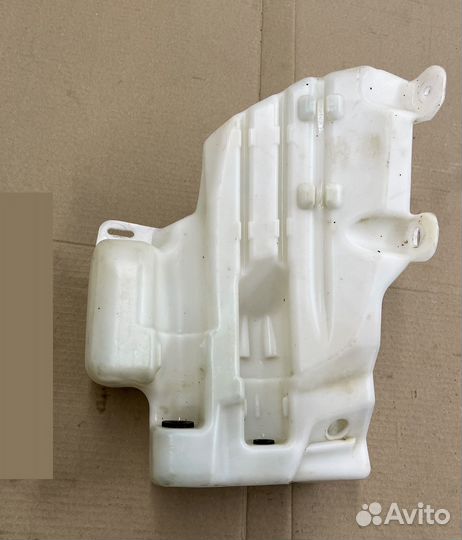 Бачок омывателя под датчик уровня Опель Инсигния