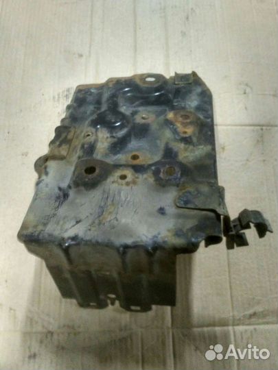 Nissan Primera P12 площадка акб