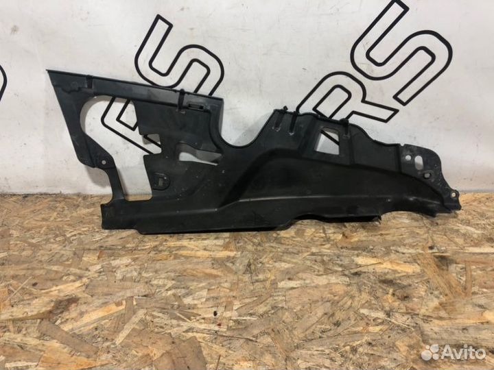 Крышка двигателя правая Porsche Cayenne 2