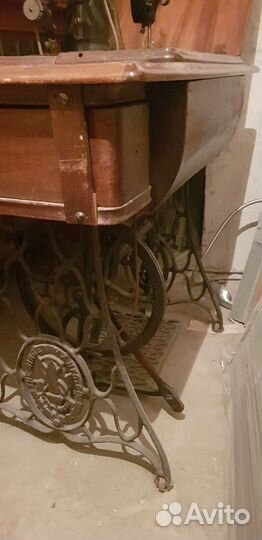 Швейная машинка зингер ножная