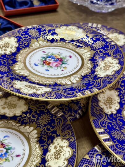 Антикварные тарелки и блюдо Crown Staffordshire