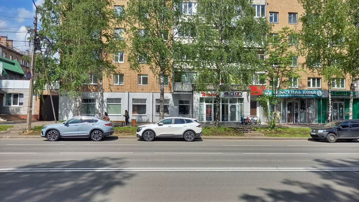Торговая площадь 68 м², 111 м², 194 м², 83 м²