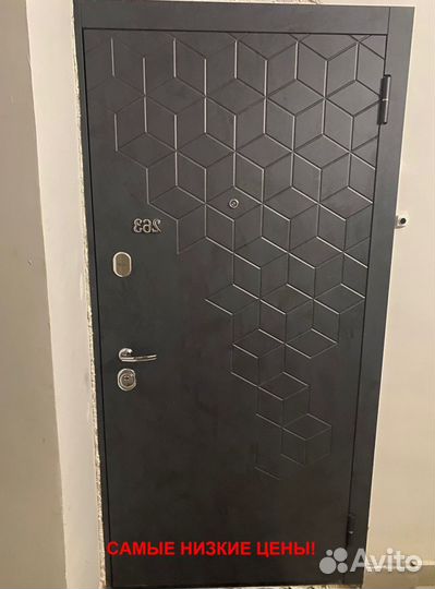 Толстая входная дверь с отличной шумоизоляцией