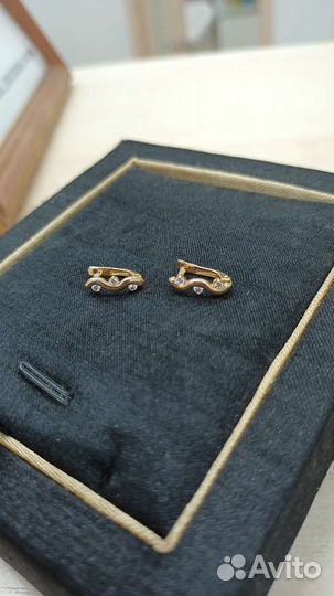Золотые серьги