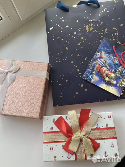 Подарочная коробка