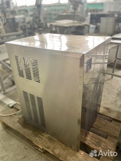 Льдогенератор, термокамера, шприц колбасный