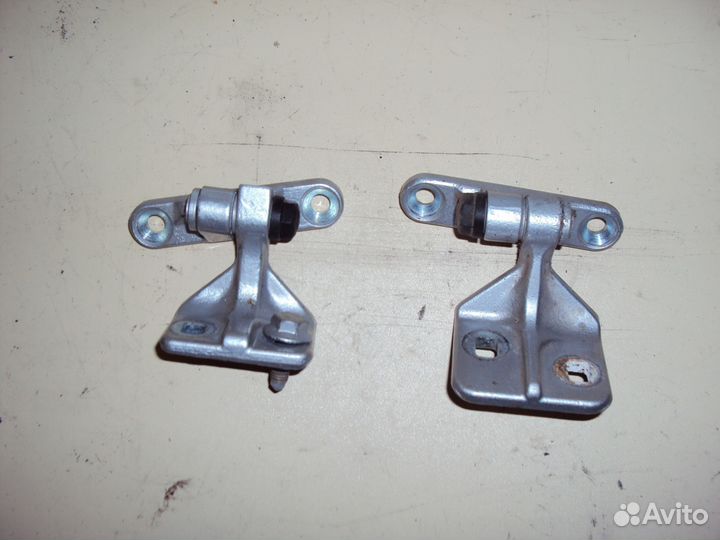 Петли задней левой двери Мерседес Ц 203 C W203