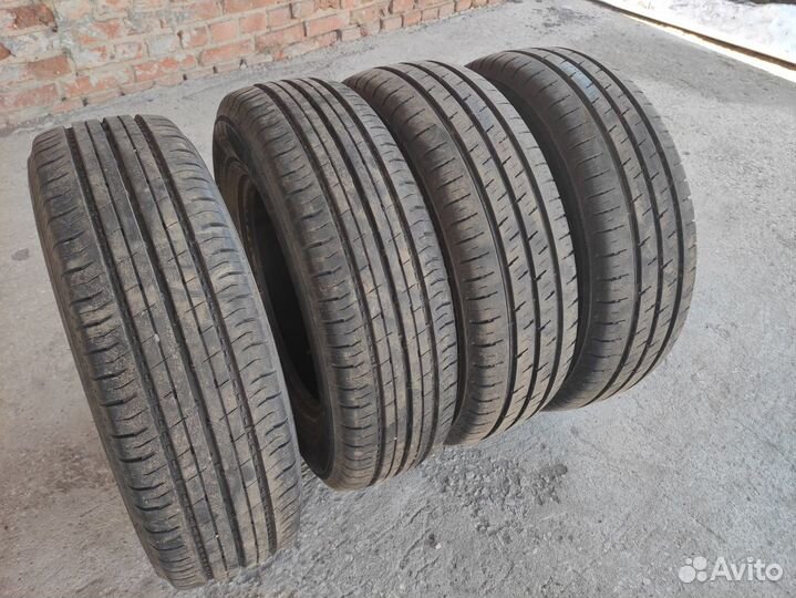 Nokian Tyres 205/75 R16С 113/111S hakka c2