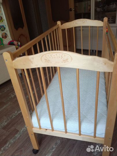 Детская кроватка