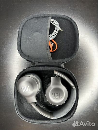 Беспроводные наушники JBL Everest 310