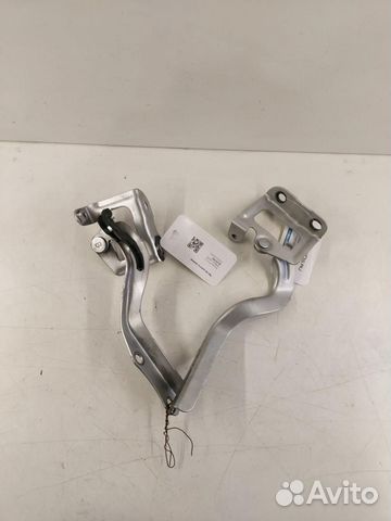 Петля капота правая Toyota Prius 3 ZVW30