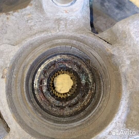 Кулак поворотный передний правый Nissan Primera