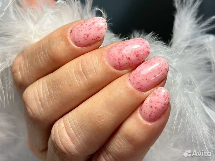 Модель на маникюр