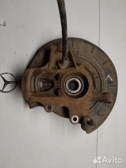 Кулак задний левый Mercedes GL ML