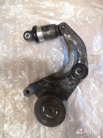 Натяжитель приводного ремня для автомобиля Honda C