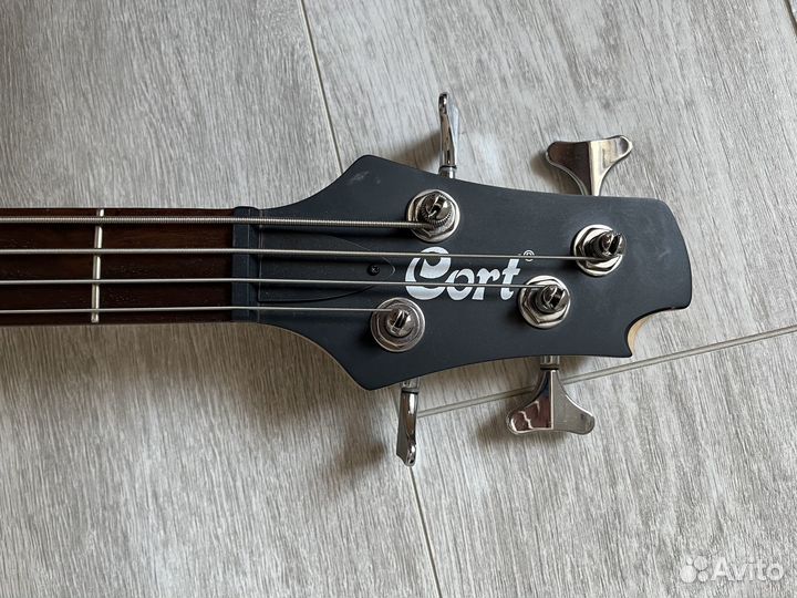 Бас-гитара Cort Action Bass Plus 4 струны
