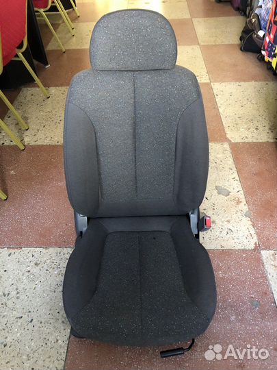 Передние сиденья на hyundai accent 2